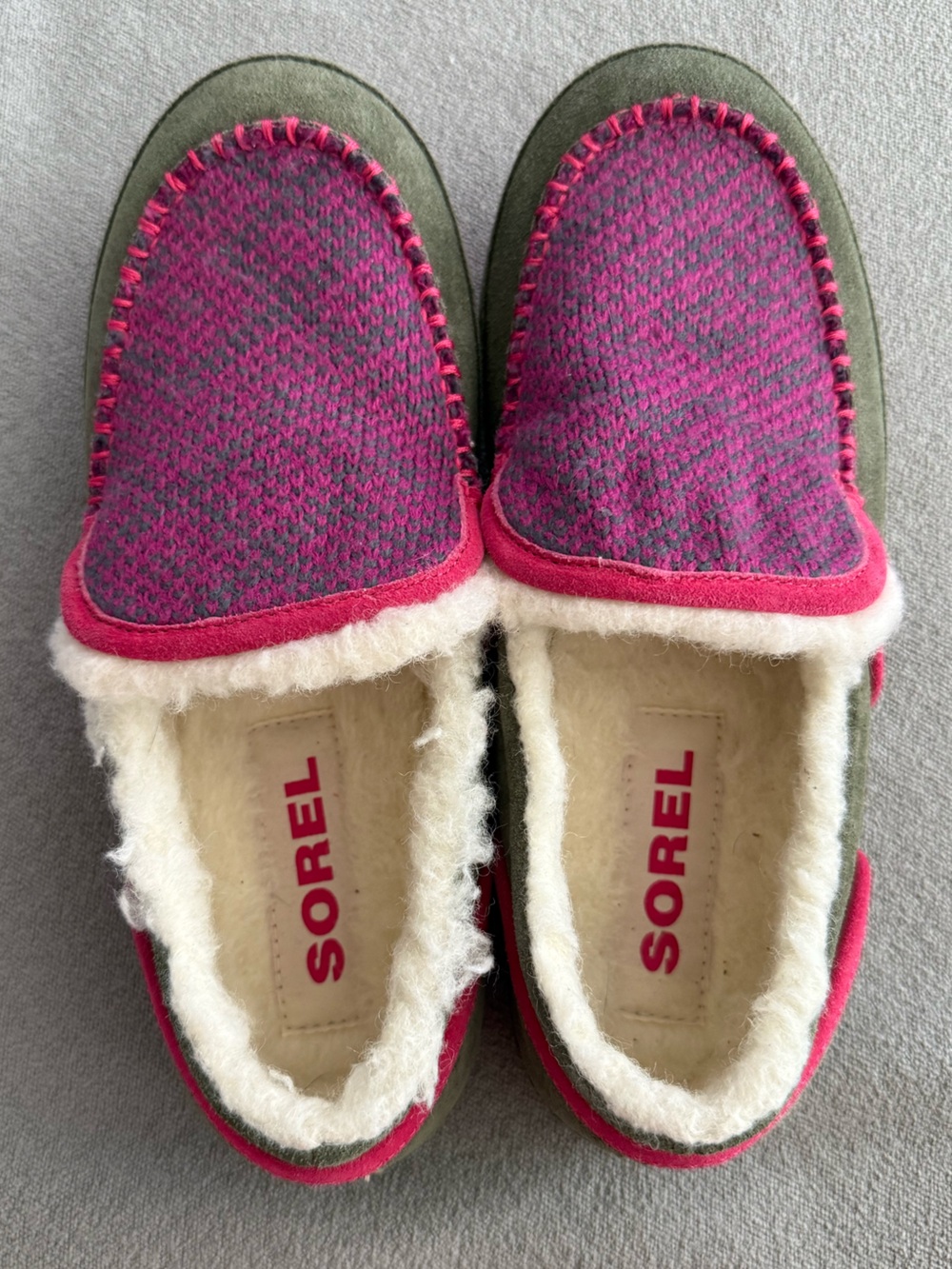 Sorel Tremblant II Moccasin Slippers Green Pink Size 7 wear Indoor/Outdoor